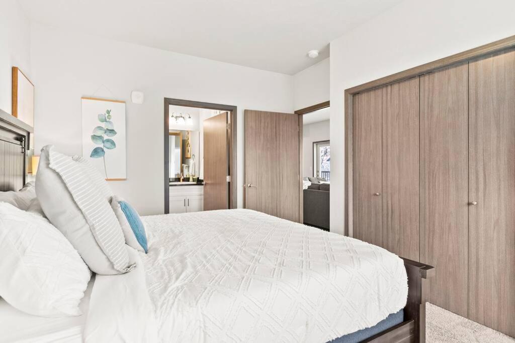 Spacious New 2 Bed 2 Bath Apt By Downtown Spokane Exterior photo