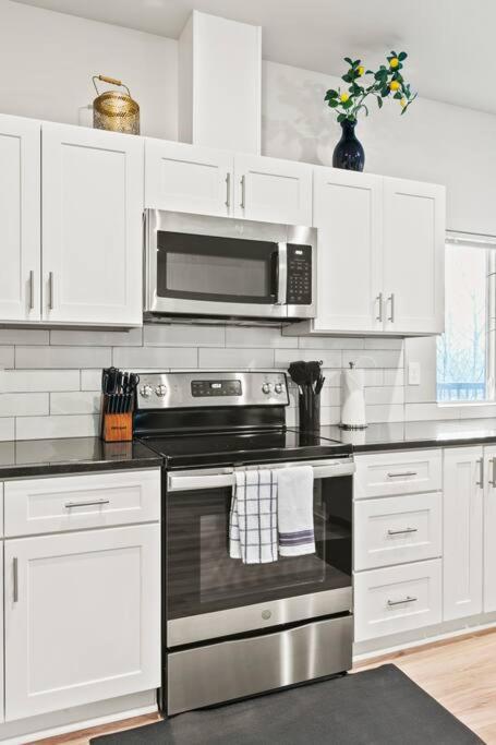 Spacious New 2 Bed 2 Bath Apt By Downtown Spokane Exterior photo