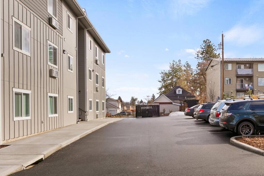 Spacious New 2 Bed 2 Bath Apt By Downtown Spokane Exterior photo