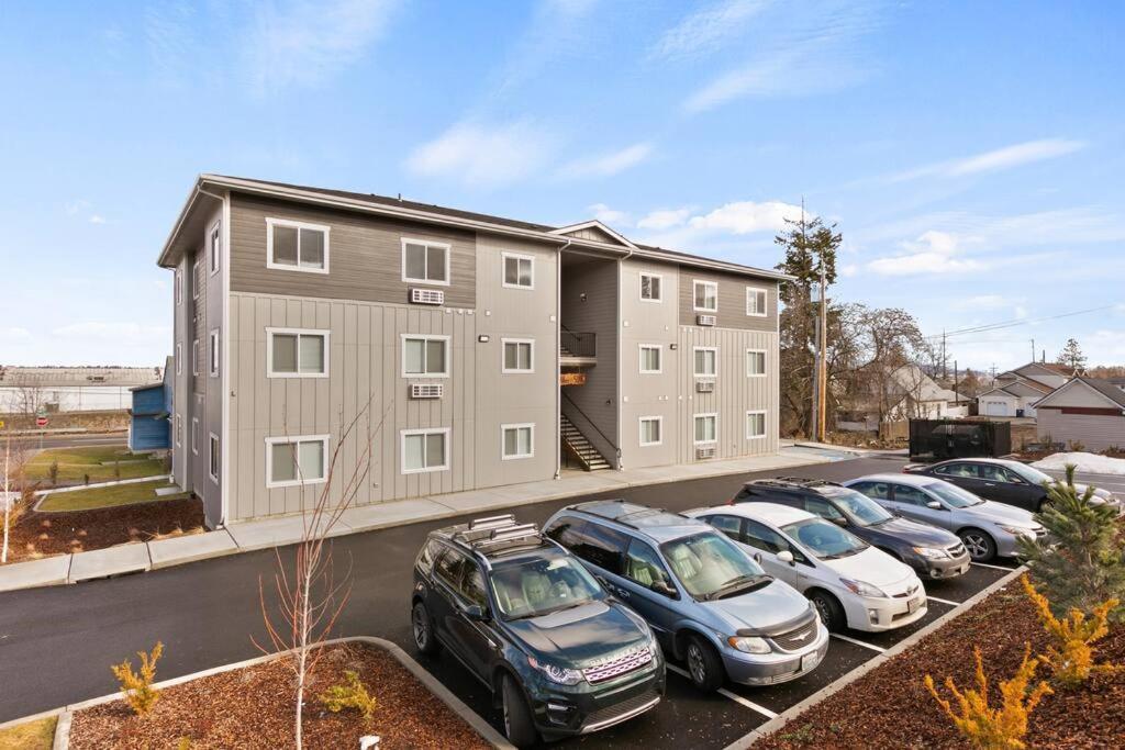 Spacious New 2 Bed 2 Bath Apt By Downtown Spokane Exterior photo