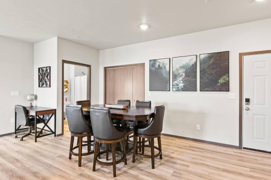 Spacious New 2 Bed 2 Bath Apt By Downtown Spokane Exterior photo